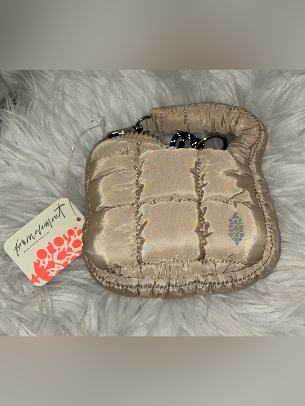 NWT beige Free People Movement quilted micro pouch wristlet bag - Picture 6 of 8